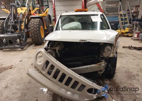 2015 Jeep Patriot Sport z USA, uszkodzony, nr VIN 1C4NJPBAXFD335737